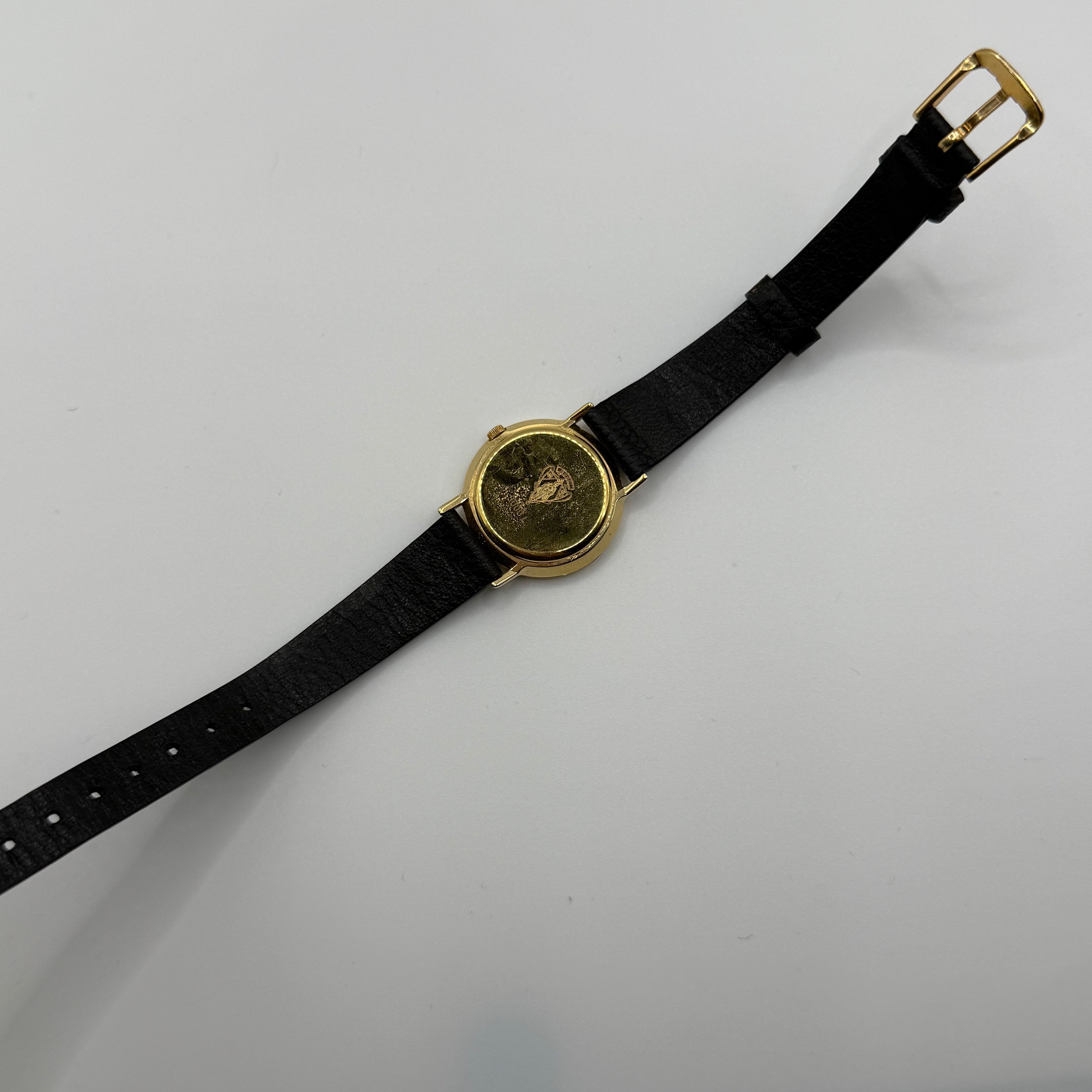 Pre used Vintage Gucci Watch 2500L
